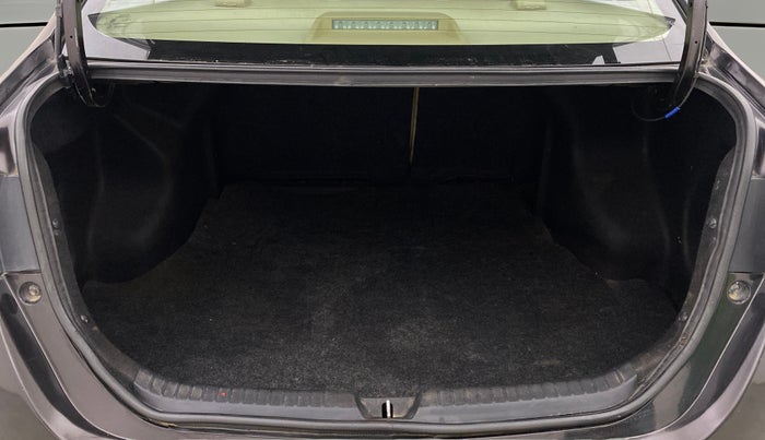 2018 Toyota YARIS V MT, Petrol, Manual, 53,957 km, Boot Open Zoomed View