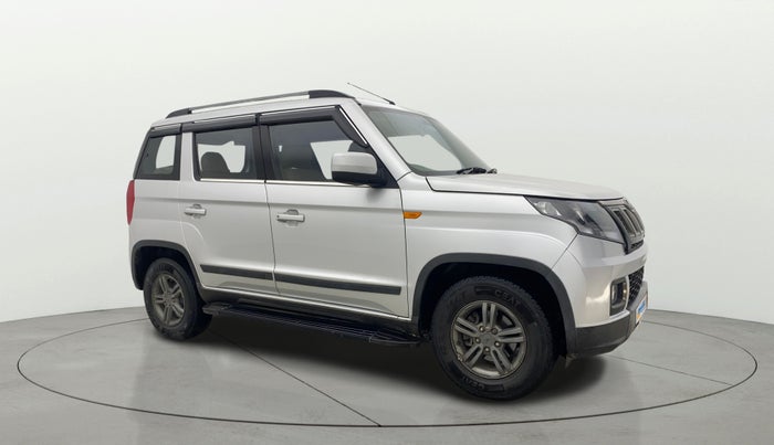 2019 Mahindra TUV300 T10, Diesel, Manual, 32,275 km, Right Front Diagonal