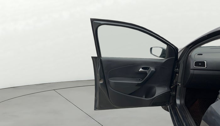 2017 Volkswagen Polo HIGHLINE1.2L, Petrol, Manual, 73,773 km, LHS Front Door