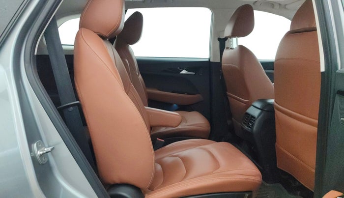 2021 MG HECTOR PLUS SHARP 1.5 PETROL TURBO HYBRID MT 6-STR, Petrol, Manual, 60,329 km, Right Side Rear Door Cabin