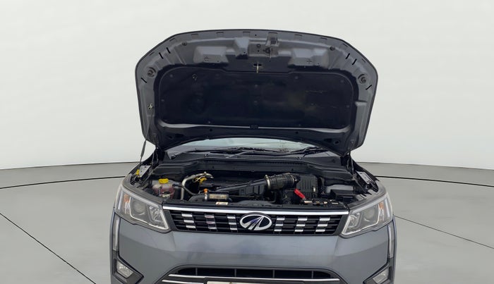 2022 Mahindra XUV300 W8 (O) 1.2 PETROL, Petrol, Manual, 46,114 km, Open Bonet