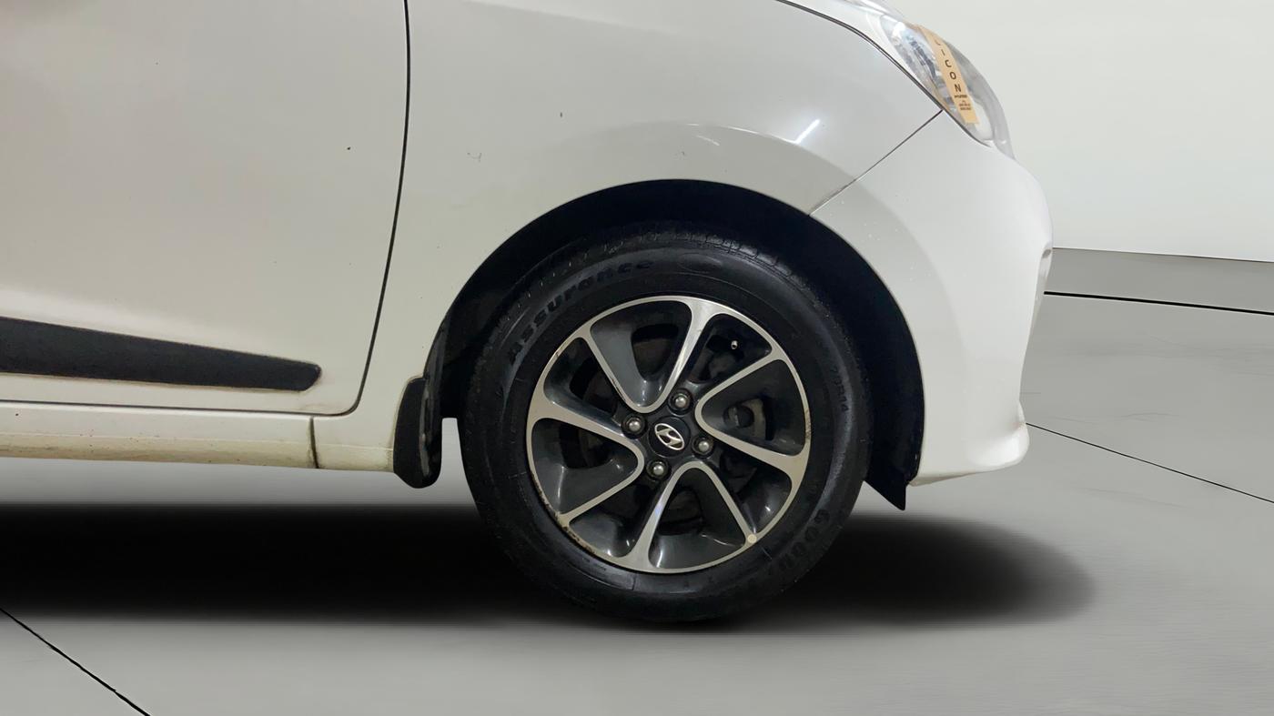 2017 Hyundai Grand i10 SPORTZ (O) AT 1.2 KAPPA VTVT, Petrol, Automatic, 39,461 km, Right Front Wheel