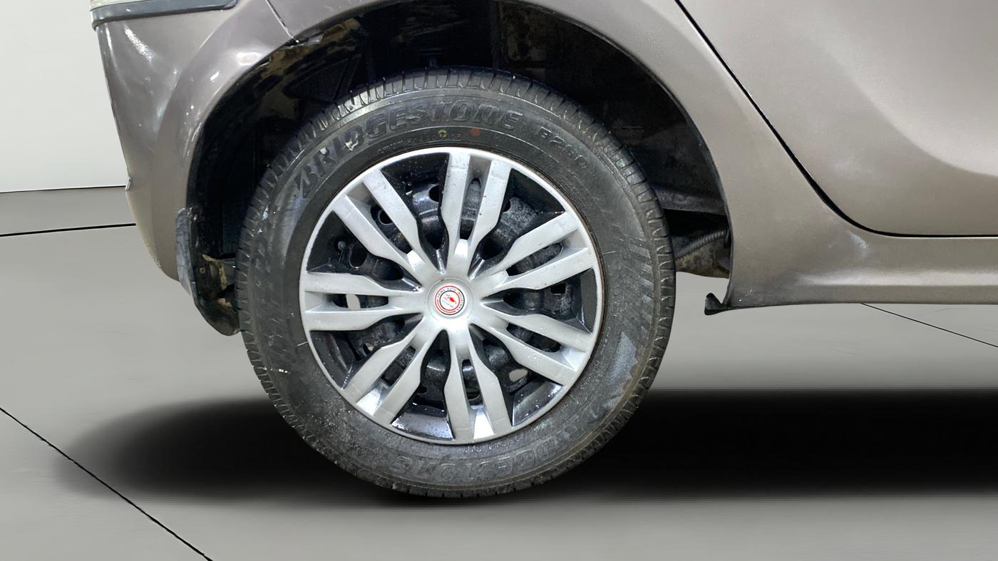 2017 Tata Tiago XT PETROL, Petrol, Manual, 70,892 km, Right Rear Wheel