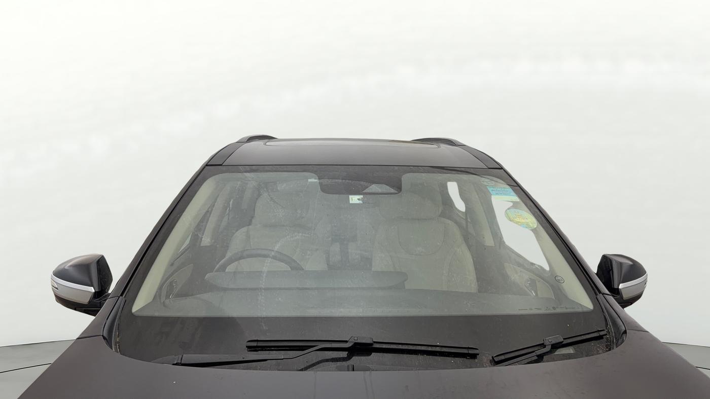 2024 Mahindra XUV700 AX 7 Luxury Pack Petrol AT 6 STR, Petrol, Automatic, 32,191 km, Front Windshield