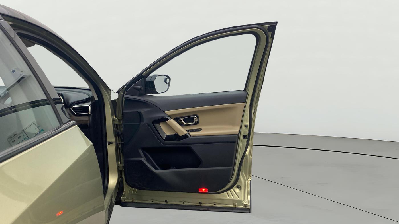 2022 Tata Harrier XZA PLUS 2.0L KAZIRANGA, Diesel, Automatic, 77,568 km, RHS Front Door