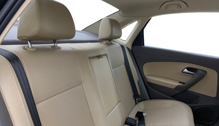 2015 Volkswagen Vento HIGHLINE 1.6 MPI, Petrol, Manual, 75,856 km, Right Side Rear Door Cabin