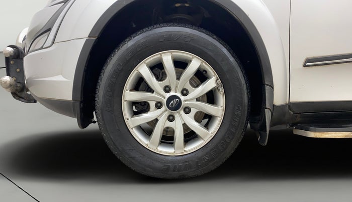 2015 Mahindra XUV500 W8, Diesel, Manual, 1,05,261 km, Left Front Wheel