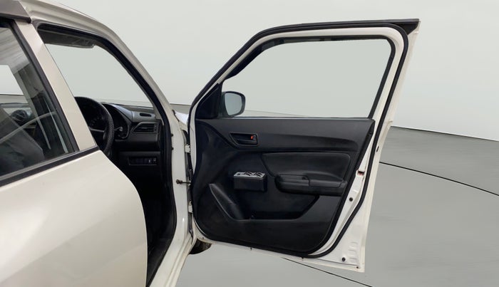 2024 Maruti Swift LXi, Petrol, Manual, 33,299 km, RHS Front Door