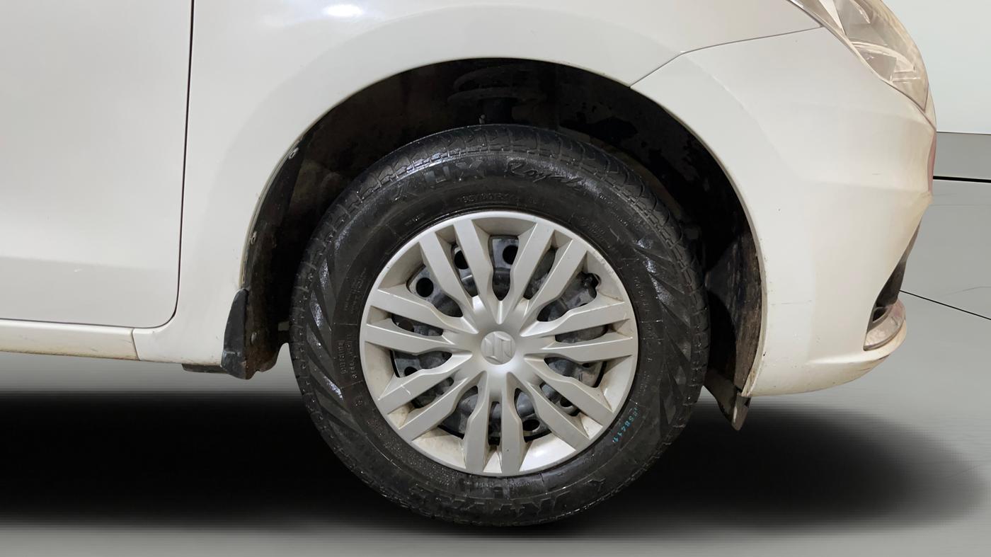 2024 Maruti Dzire VXI, Petrol, Manual, 32,756 km, Right Front Wheel