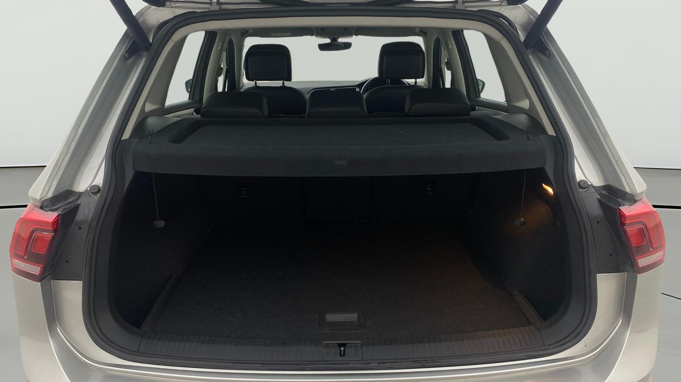 2017 Volkswagen TIGUAN COMFORTLINE TDI AT, Diesel, Automatic, 97,789 km, Boot Open Zoomed View