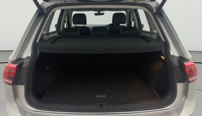 2017 Volkswagen TIGUAN COMFORTLINE TDI AT, Diesel, Automatic, 97,789 km, Boot Open Zoomed View