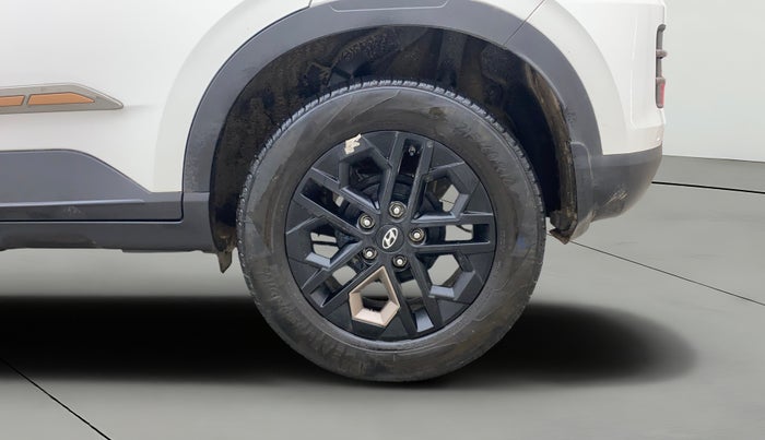 2024 Hyundai VENUE SX(O) 1.0 Turbo DCT Knight Edition, Petrol, Automatic, 15,504 km, Left Rear Wheel