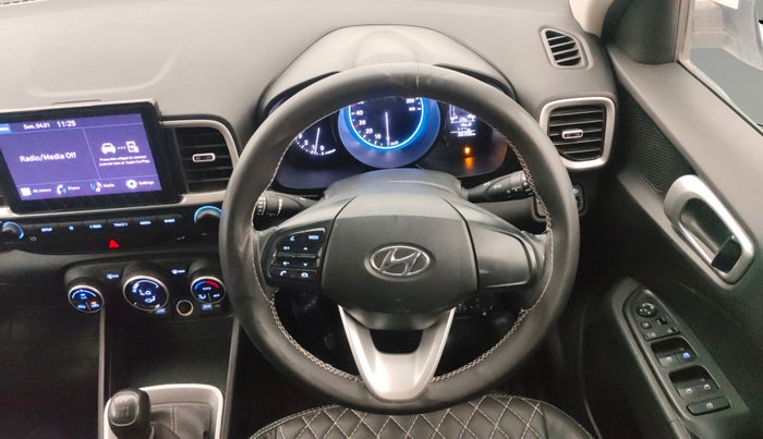 2022 Hyundai VENUE S+ 1.2, Petrol, Manual, 38,396 km, Steering Wheel Close Up