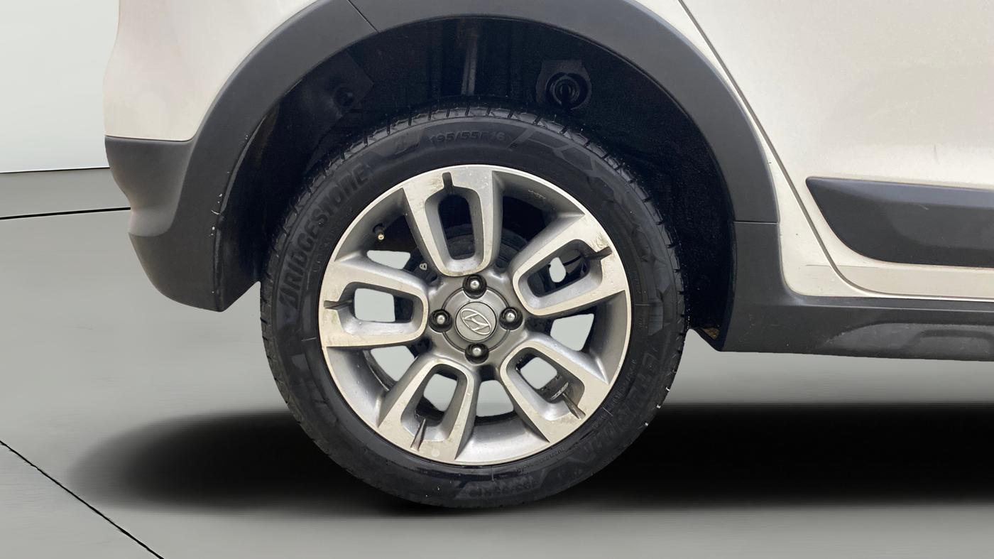 2017 Hyundai i20 Active 1.2 S, Petrol, Manual, 34,189 km, Right Rear Wheel