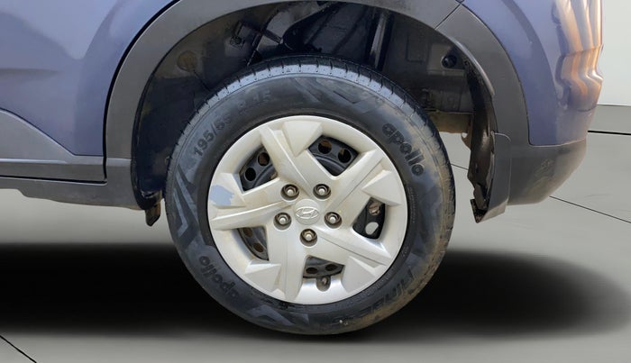 2022 Hyundai VENUE S 1.2, Petrol, Manual, 40,517 km, Left Rear Wheel