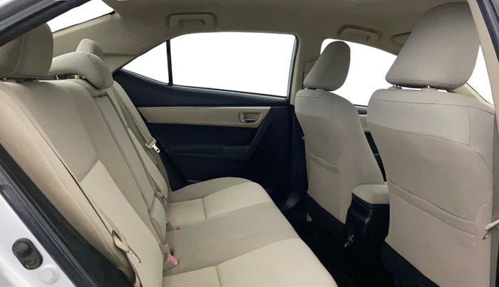 2016 Toyota Corolla Altis G CVT PETROL, Petrol, Automatic, 56,430 km, Right Side Rear Door Cabin