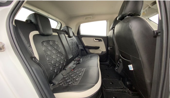 2022 Tata ALTROZ XZ PETROL, Petrol, Manual, 25,933 km, Right Side Rear Door Cabin