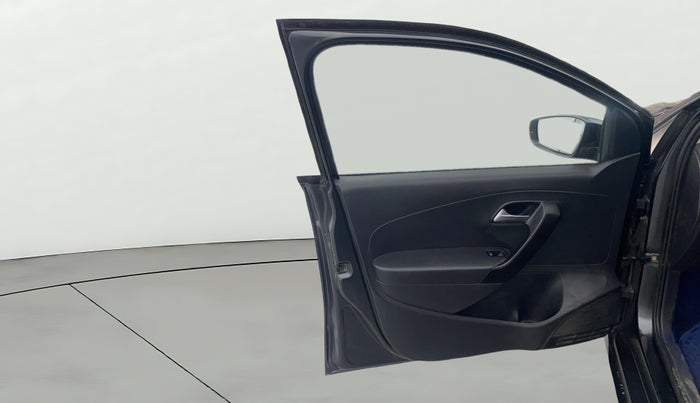 2016 Volkswagen Polo COMFORTLINE 1.2L, Petrol, Manual, 73,493 km, LHS Front Door