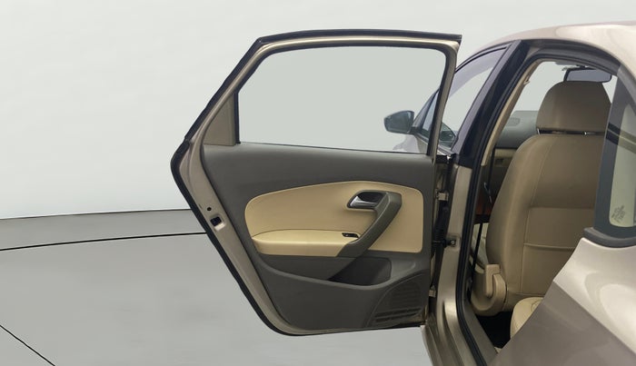 2015 Volkswagen Vento HIGHLINE 1.6 MPI, Petrol, Manual, 1,27,839 km, LHS Rear Door