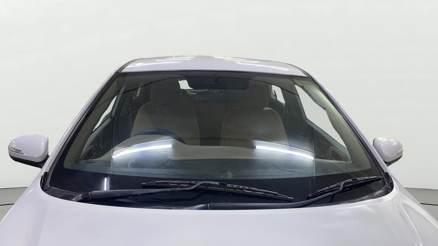 2019 Hyundai Elite i20 SPORTZ PLUS 1.2, Petrol, Manual, 1,35,371 km, Front Windshield