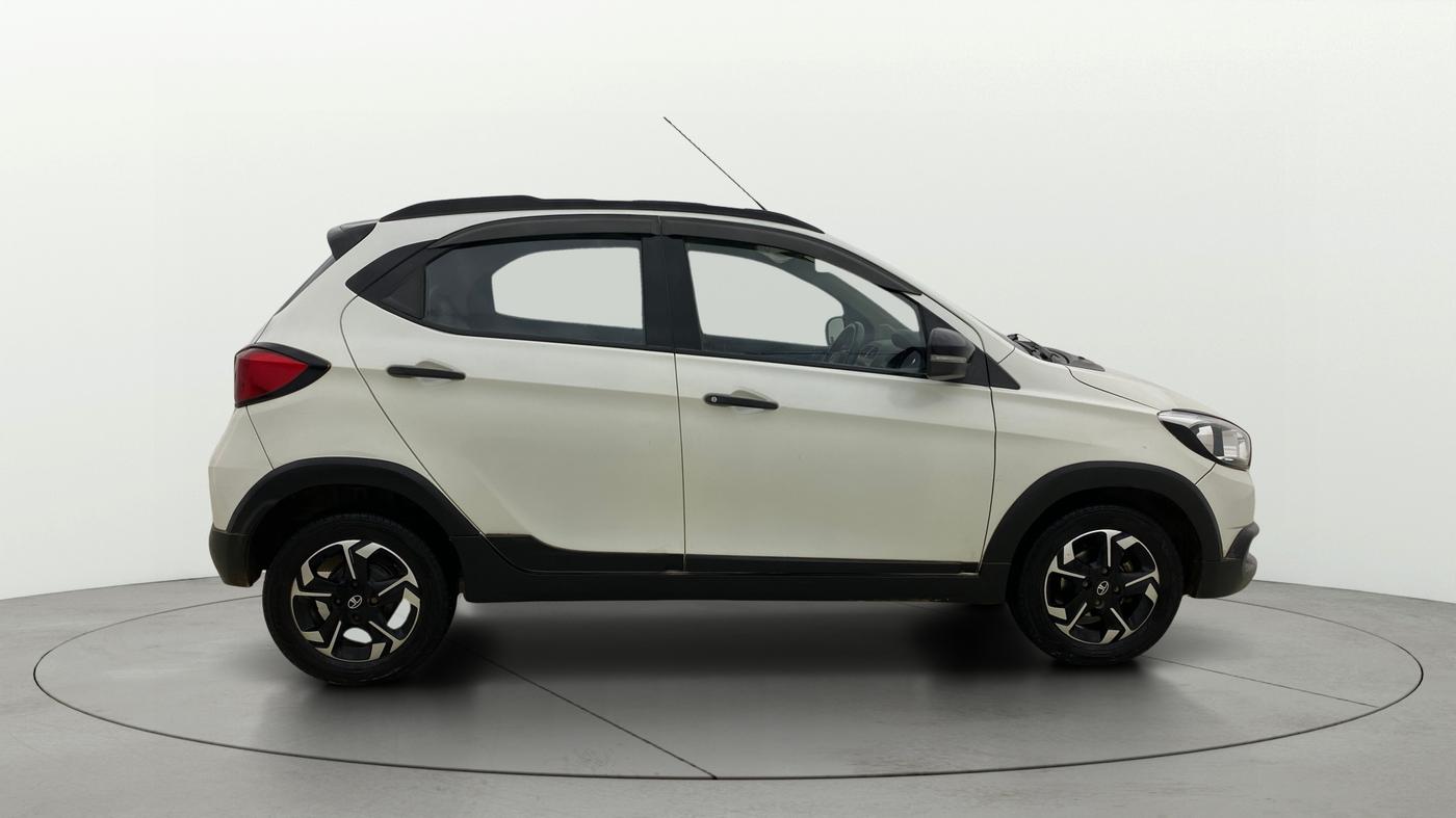 2018 Tata TIAGO NRG PETROL, Petrol, Manual, 86,702 km, Right Side View