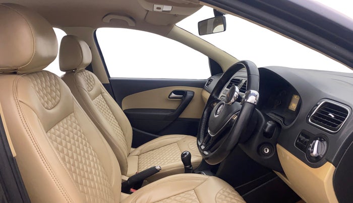 2015 Volkswagen Polo HIGHLINE1.5L, Diesel, Manual, 52,533 km, Right Side Front Door Cabin