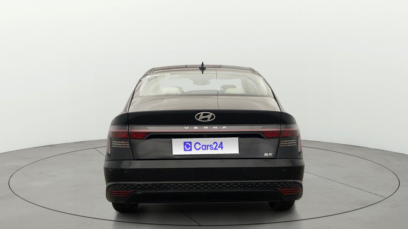 2024 Hyundai Verna SX (O) 1.5 MPI MT, Petrol, Manual, 11,754 km, Back/Rear