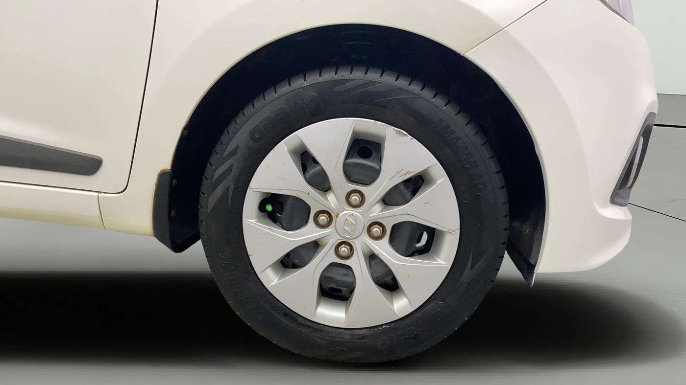 2014 Hyundai Xcent S 1.2, Petrol, Manual, 49,374 km, Right Front Wheel
