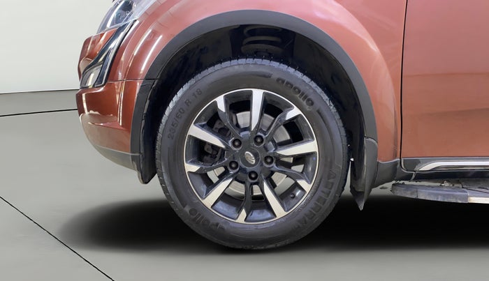 2018 Mahindra XUV500 W11 AT, Diesel, Automatic, 32,550 km, Left Front Wheel