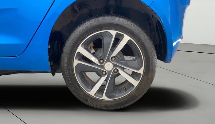 2022 Tata ALTROZ XZ PETROL, Petrol, Manual, 17,462 km, Left Rear Wheel