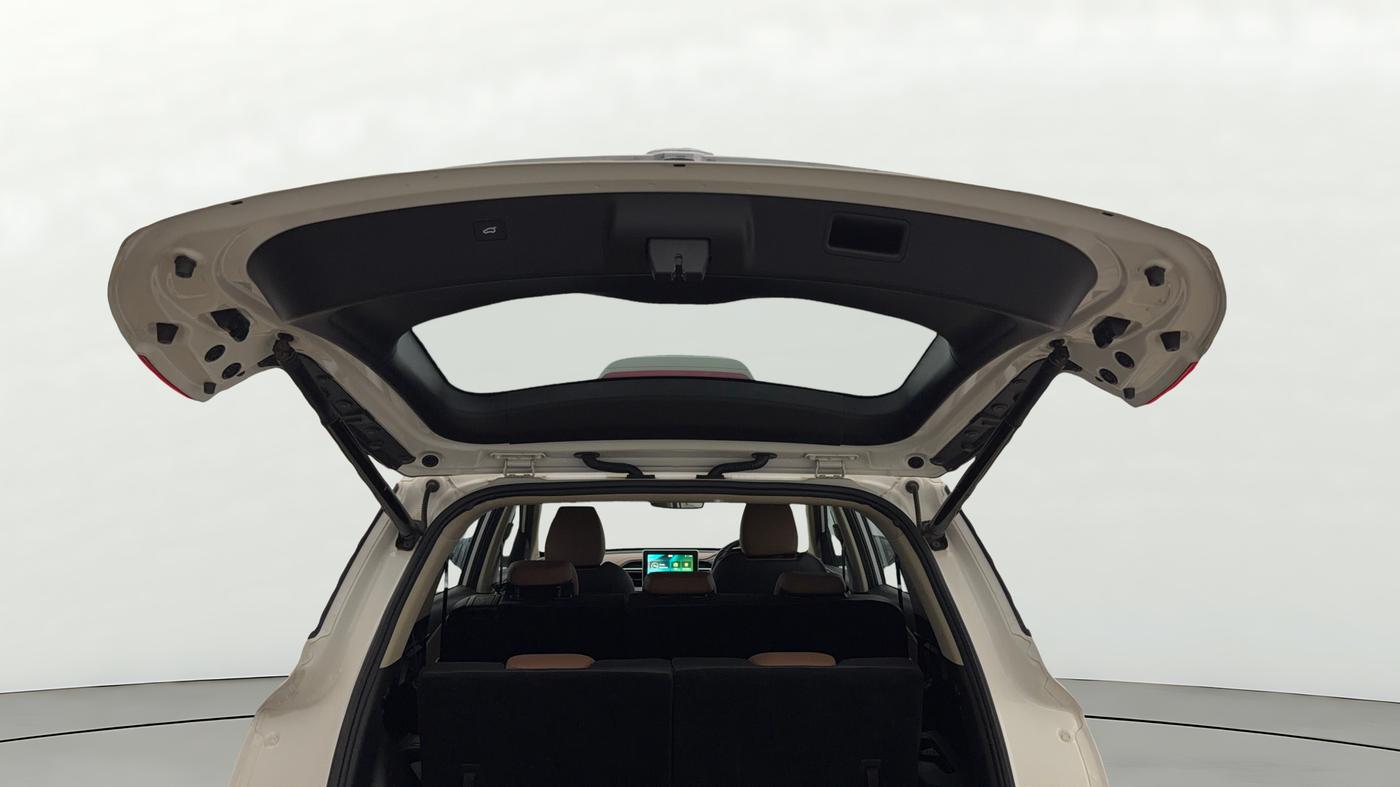 2023 MG HECTOR PLUS SHARP PRO 1.5 PETROL TURBO CVT 7 STR, Petrol, Automatic, 41,683 km, Boot Door Open