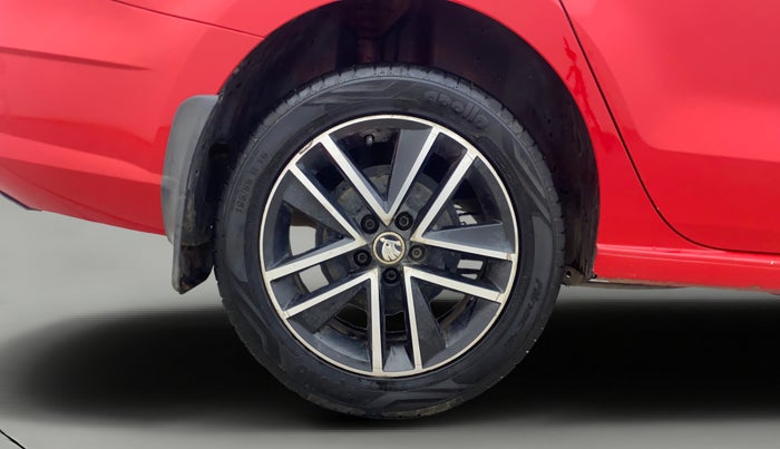 2018 Skoda Rapid STYLE 1.6 MPI AT, Petrol, Automatic, 81,185 km, Right Rear Wheel