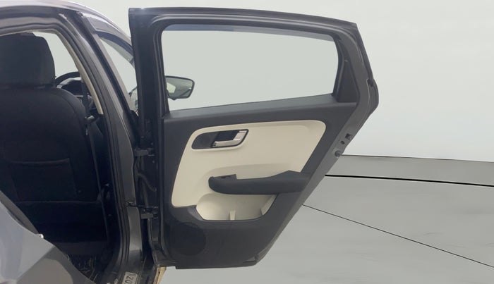 2022 Tata ALTROZ XZ PLUS PETROL, Petrol, Manual, 37,949 km, RHS Rear Door