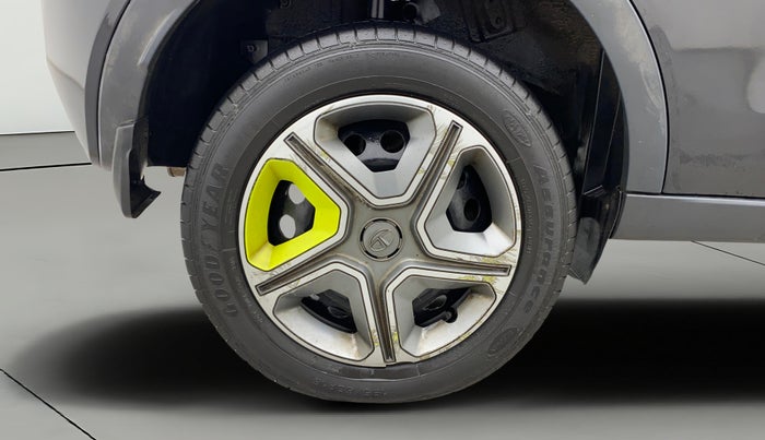 2018 Tata NEXON KRAZ MT PETROL, Petrol, Manual, 57,417 km, Right Rear Wheel