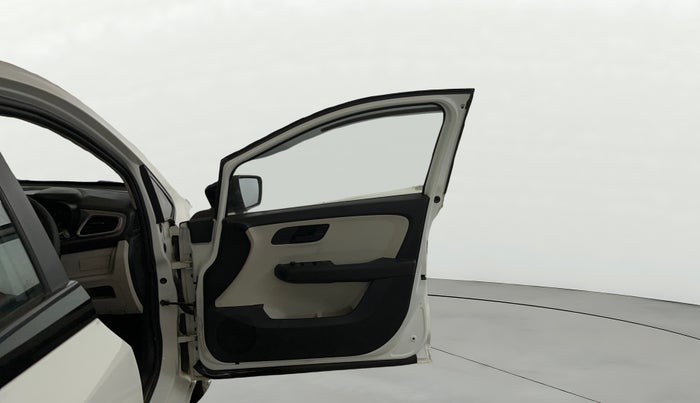 2022 Tata ALTROZ XM PLUS PETROL, Petrol, Manual, 32,439 km, RHS Front Door