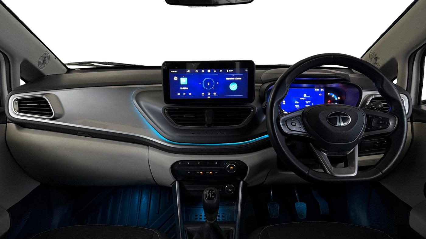 2024 Tata ALTROZ XZ Plus (S) LUX Diese, Diesel, Manual, 59,295 km, Dashboard