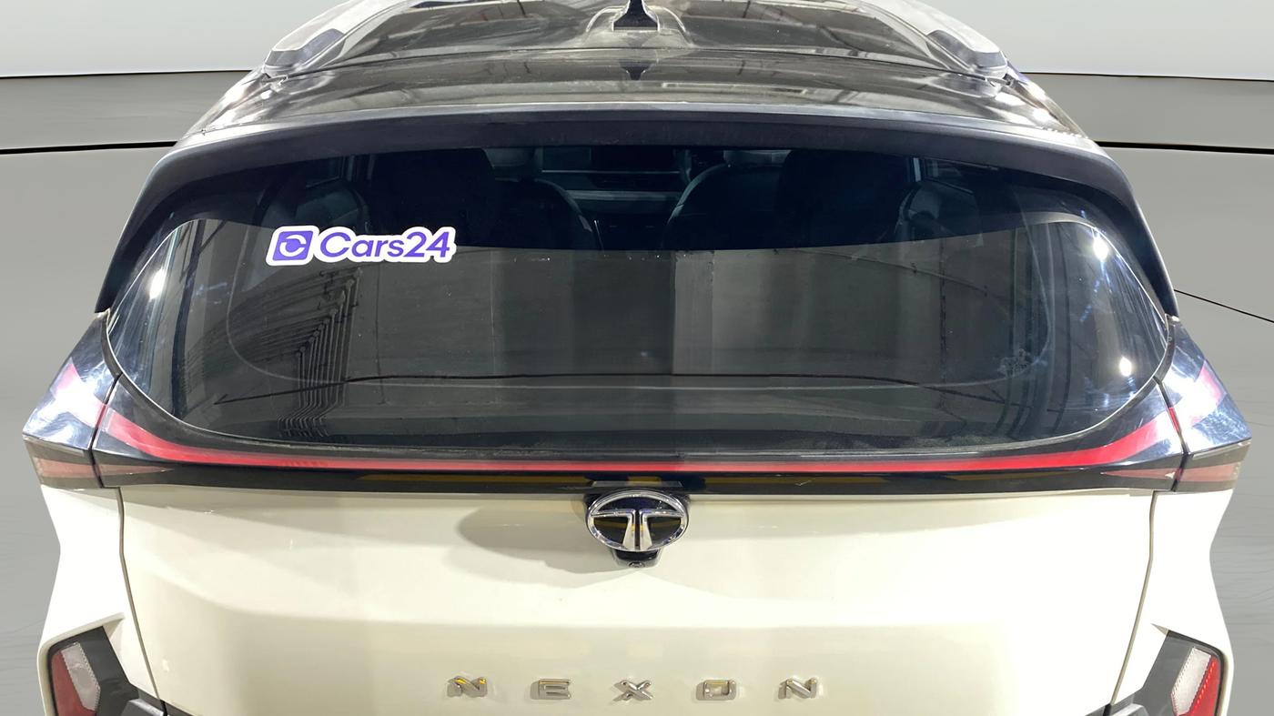 2023 Tata NEXON CREATIVE+ DCA 1.2 PETROL, Petrol, Automatic, 8,456 km, Rear Windshield