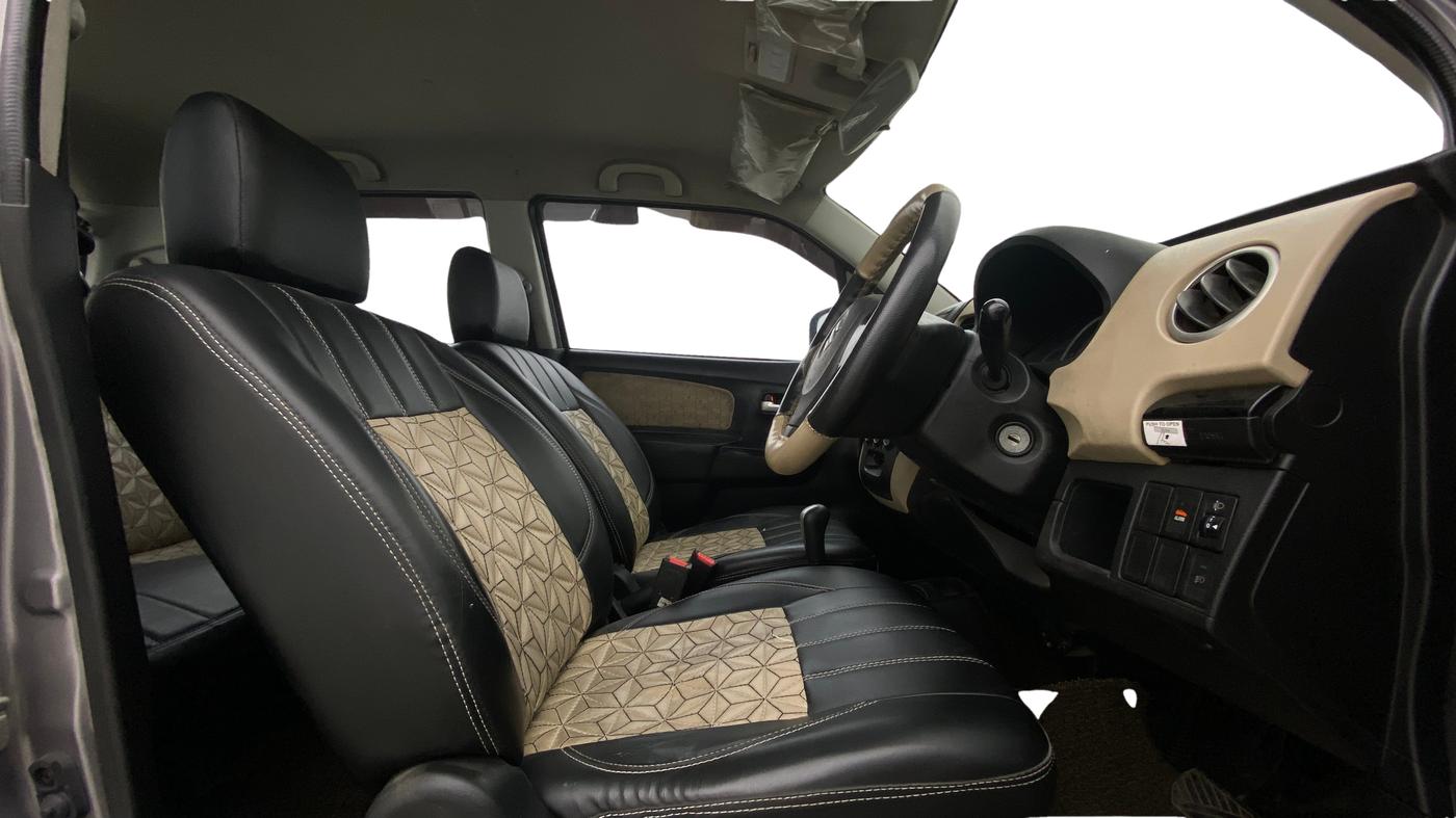 2017 Maruti Wagon R 1.0 VXI AMT, Petrol, Automatic, 75,617 km, Right Side Front Door Cabin