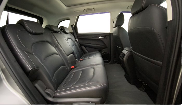 2020 MG HECTOR SHARP 1.5 DCT PETROL, Petrol, Automatic, 64,233 km, Right Side Rear Door Cabin