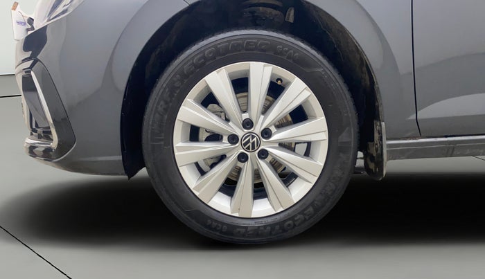 2024 Volkswagen VIRTUS HIGHLINE TSI 1.0 AT, Petrol, Automatic, 15,985 km, Left Front Wheel
