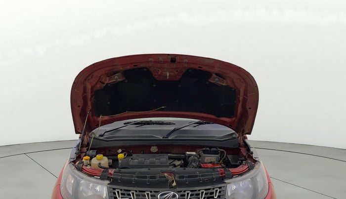 2016 Mahindra Kuv100 K8 6 STR, Petrol, Manual, 38,570 km, Open Bonet