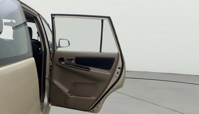 2015 Toyota Innova 2.5 VX 7 STR, Diesel, Manual, 94,717 km, RHS Rear Door