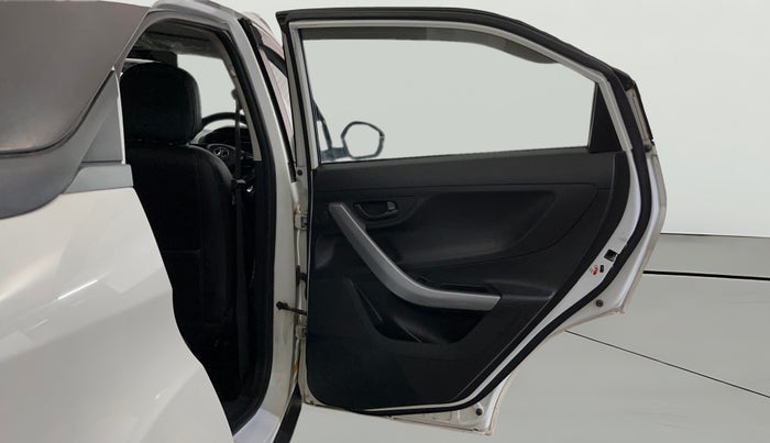 2021 Tata NEXON XMA SUNROOF DIESEL, Diesel, Automatic, 45,498 km, RHS Rear Door
