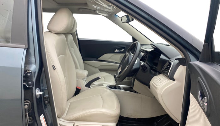 2024 Mahindra XUV300 W8 (O) 1.2 PETROL AMT, Petrol, Automatic, 15,168 km, Right Side Front Door Cabin
