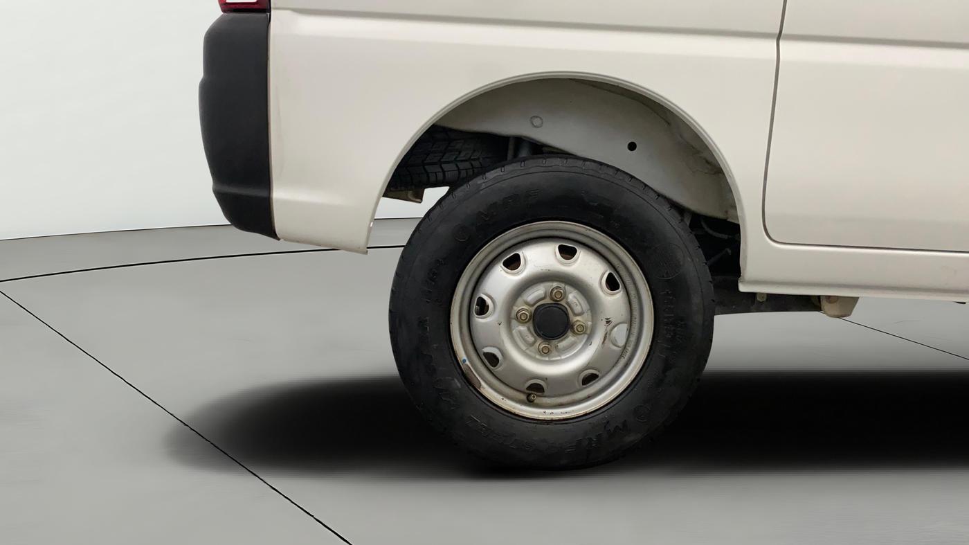 2022 Maruti Eeco 7 STR STD(O), Petrol, Manual, 55,016 km, Right Rear Wheel