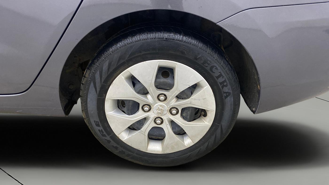 2018 Hyundai Xcent S 1.2, Petrol, Manual, 1,44,410 km, Left Rear Wheel