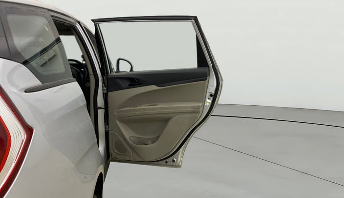 2019 Mahindra MARAZZO M4 8 STR, Diesel, Manual, 77,565 km, RHS Rear Door