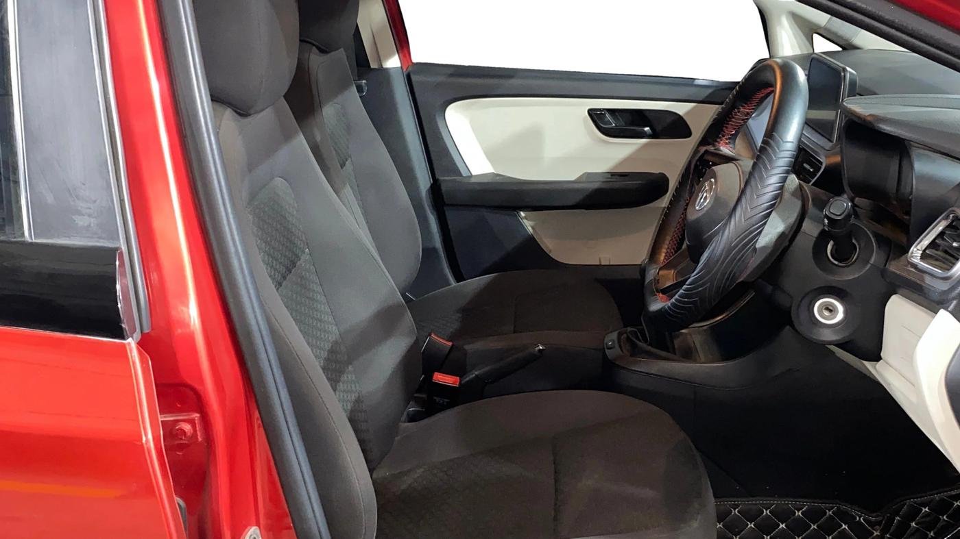 2022 Tata ALTROZ XM PLUS PETROL, Petrol, Manual, 26,300 km, Right Side Front Door Cabin