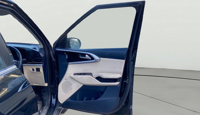 2023 KIA CARENS LUXURY PLUS IMT 1.5 DIESEL IMT, Diesel, Manual, 53,577 km, RHS Front Door