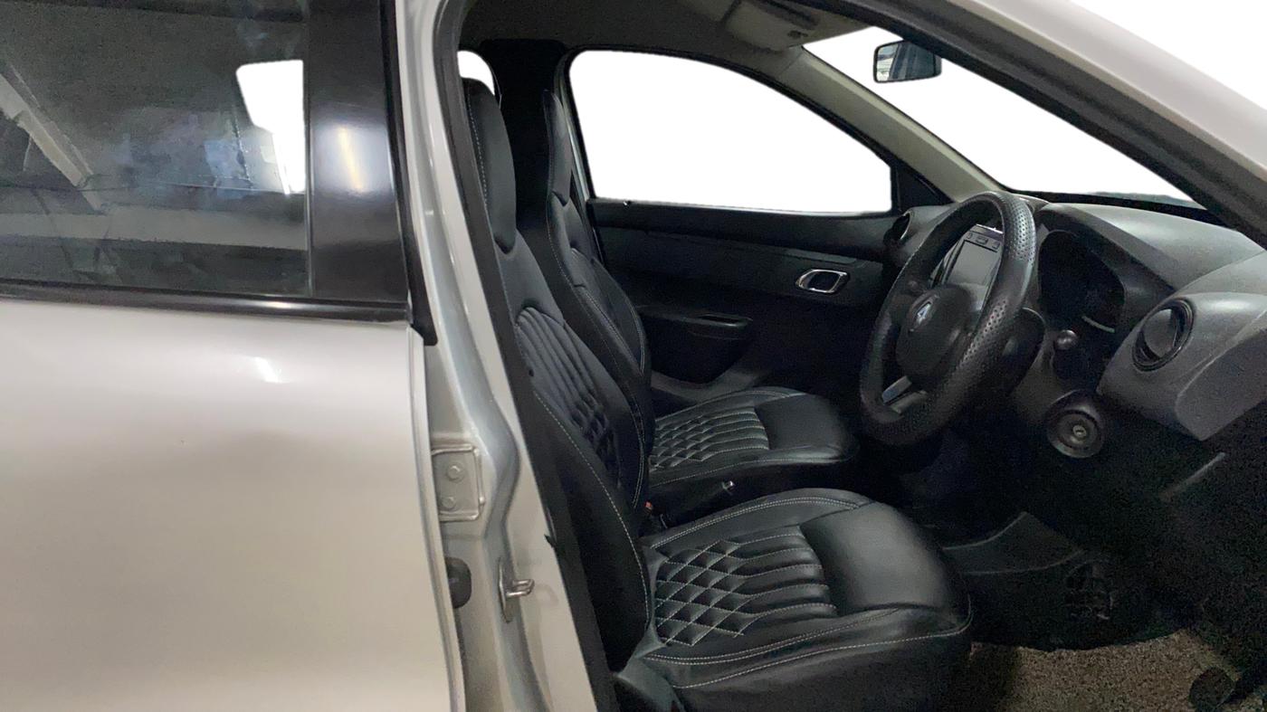 2019 Renault Kwid RXT 1.0 AMT (O), Petrol, Automatic, 97,861 km, Right Side Front Door Cabin